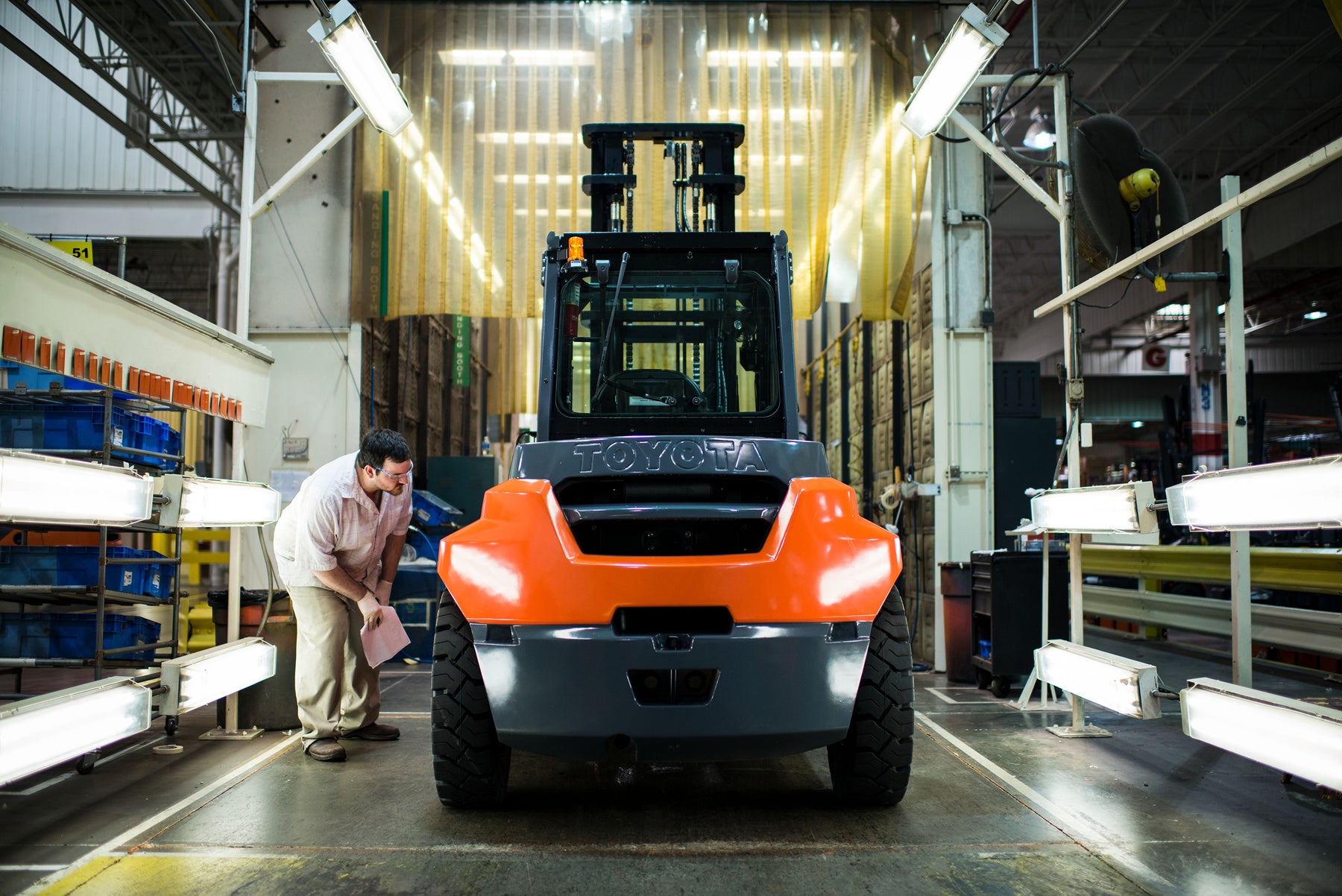 Using a Forklift Checklist To Improve Safety