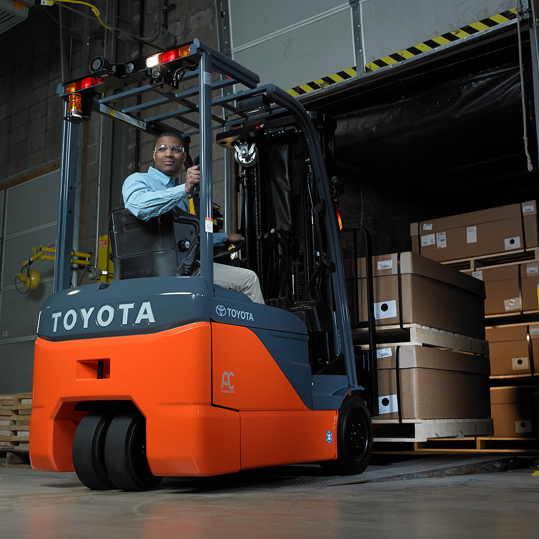 Forklift Safety Considerations in Rainy or Wet Conditions